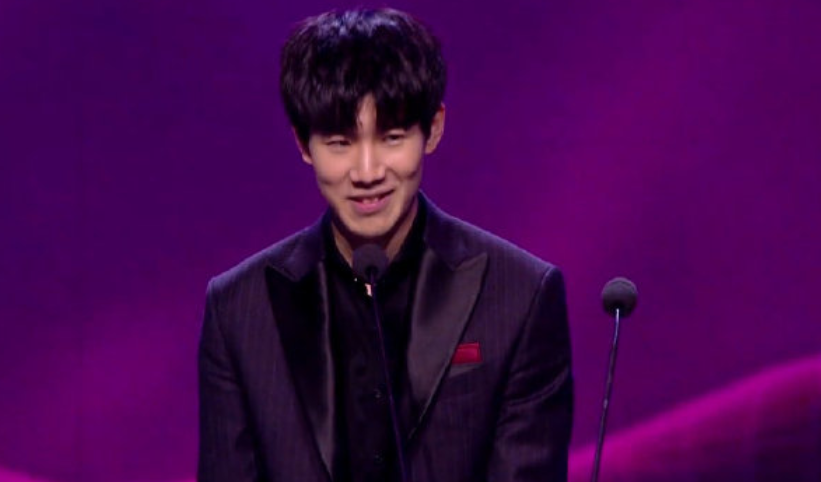 决定比赛结 决定比赛结